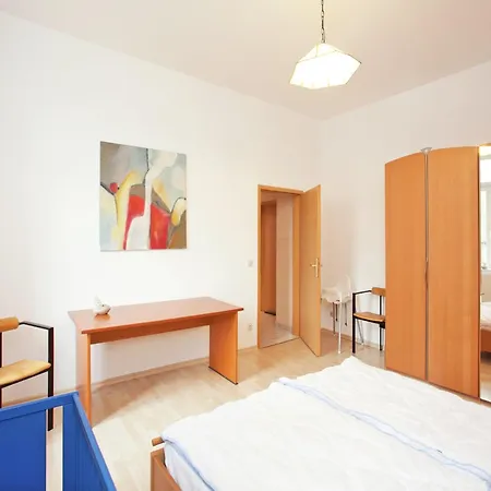 Elegant In Borstendorf, Cleaning Included *